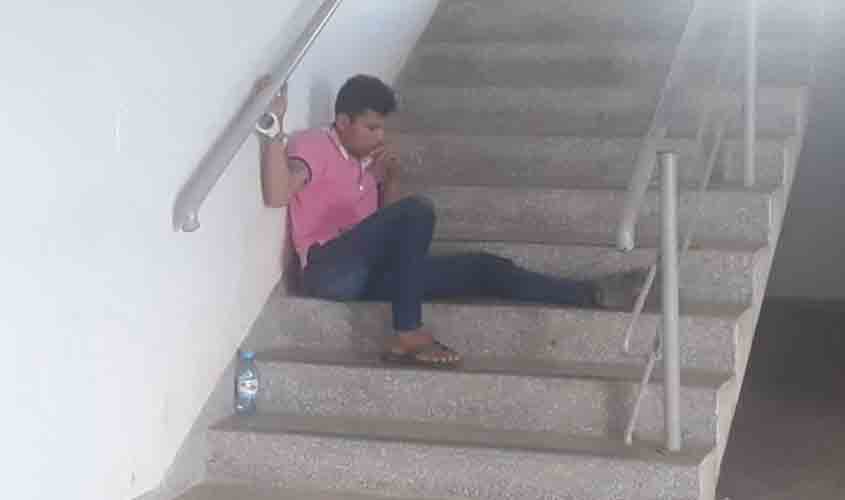 Foragido da justiça é preso com arma de fogo e moto roubada