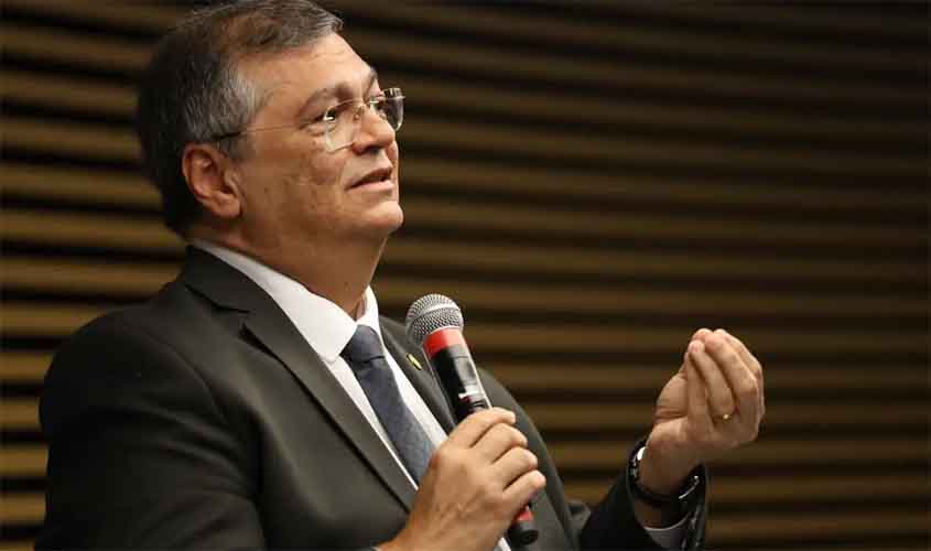 Dino diz que não cabe ao Judiciário redesenhar sistema tributário