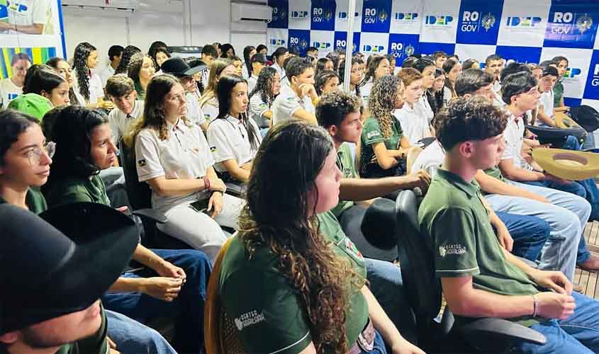 Estudantes de cursos técnicos do agronegócio buscam conhecimentos na Rondônia Rural Show Internacional