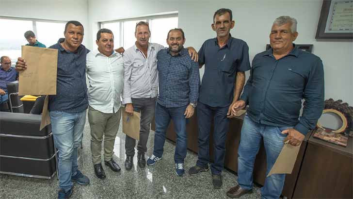 Presidente Laerte Gomes recebe comitiva de vereadores de Vale do Paraíso