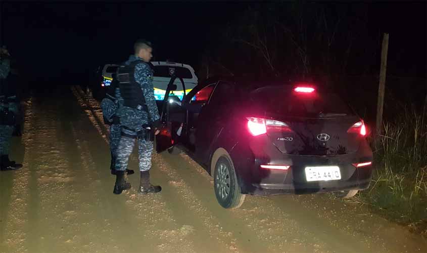 Bandidos armados roubam carro de aplicativo na BR-364 e atiraram contra as vítimas