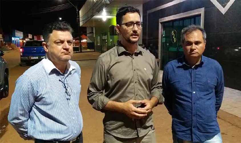 Anderson Pereira entrega iluminação pública em Itapuã do Oeste