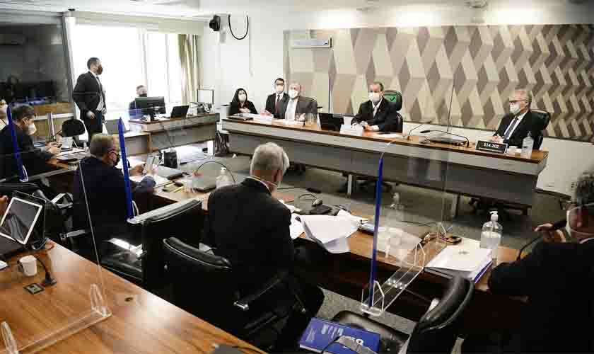 Deputado estadual do AM ataca Aziz em depoimento na CPI da Pandemia