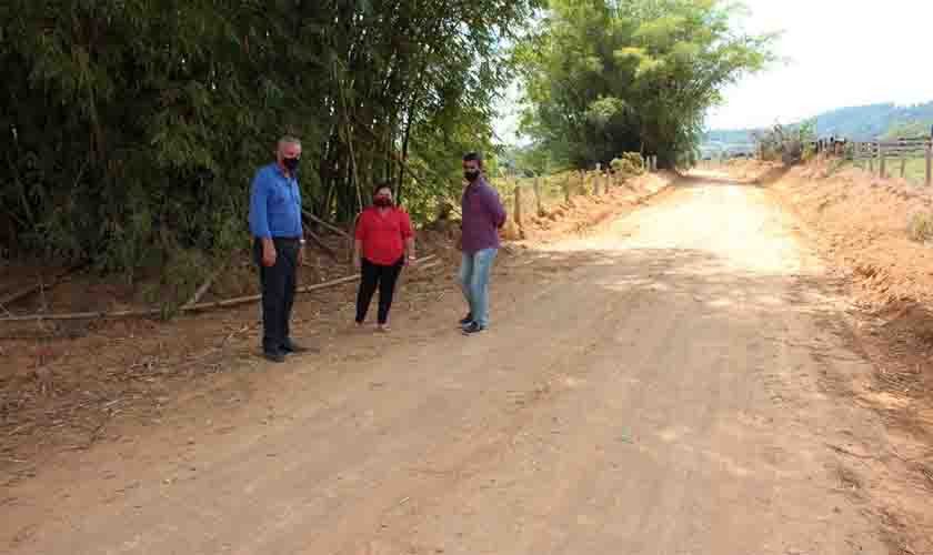 Adelino Follador vistoria Linhas em recuperação no município de Campo Novo de Rondônia