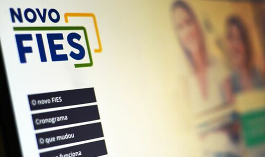 MEC suspende pagamento de parcelas do FIES