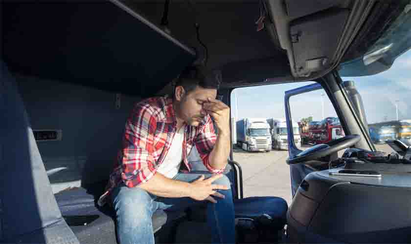 Carreteiro não será indenizado por dano existencial por jornada exaustiva