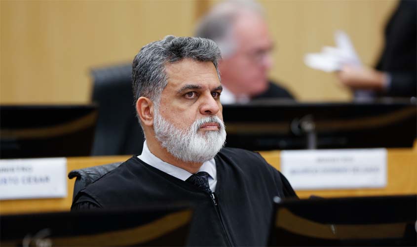 Pernoite no baú do caminhão não viabiliza pagamento de tempo de espera a ajudante de carga