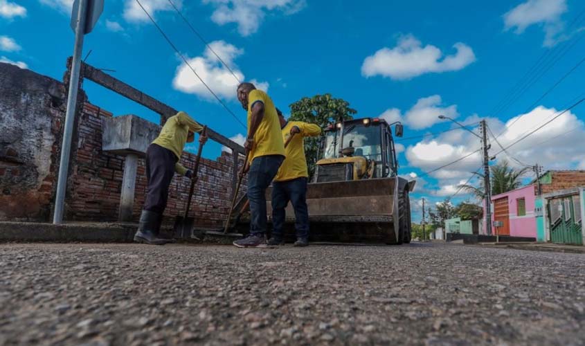 Diferentes pontos de Porto Velho recebem serviços de limpeza