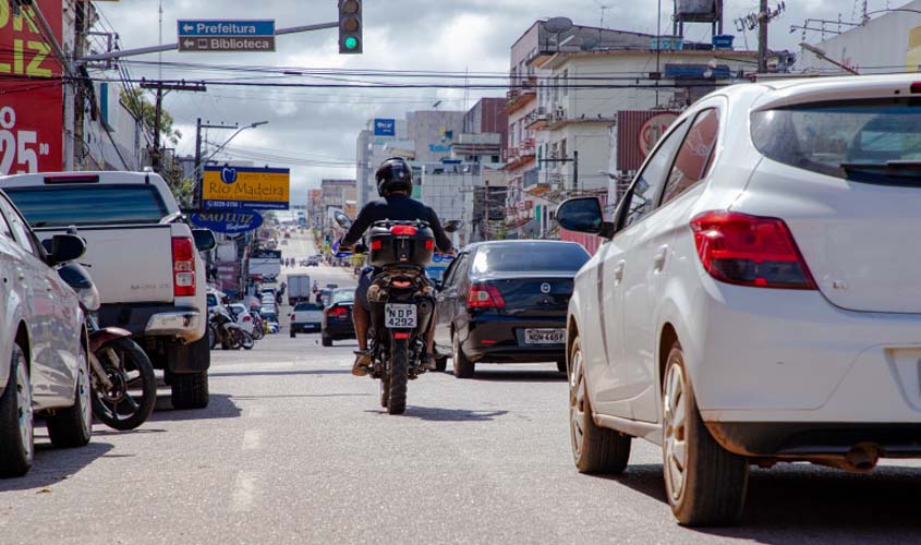 Prefeitura esclarece critérios do benefício do Governo Federal aos taxistas
