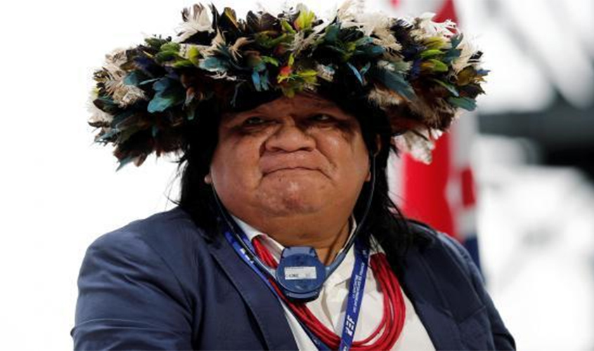 Em Paris, cacique brasileiro diz suspeitar da vontade de Bolsonaro proteger a Amazônia