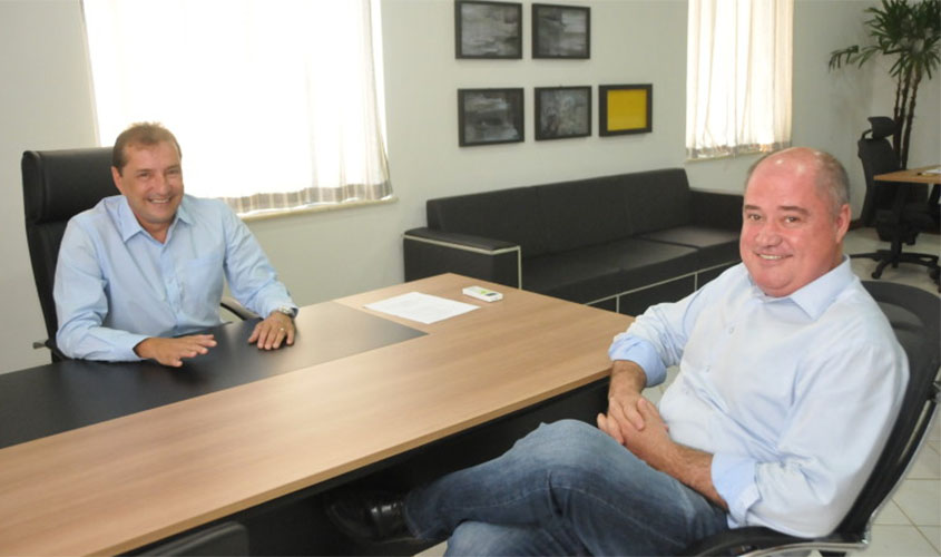 Prefeito firma parceria com prefeitura de Ji-Paraná