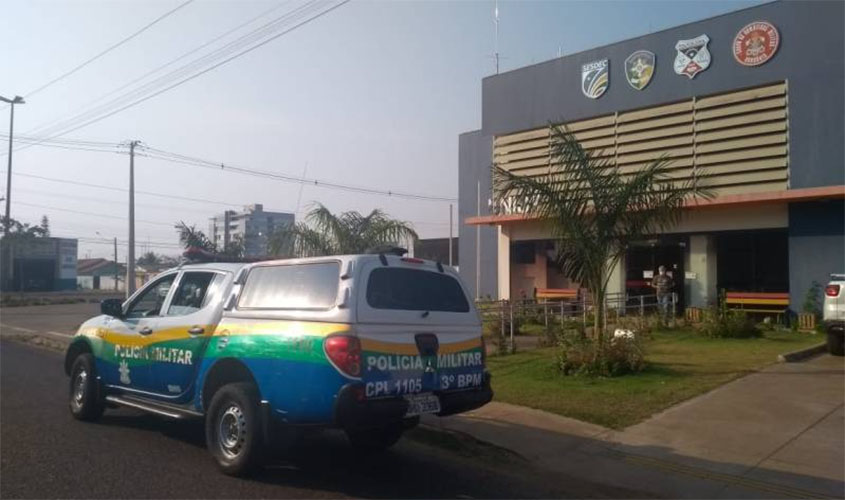 Mulher é ferida com onze facadas ao tentar defender marido; autor dos golpes é conhecido do casal