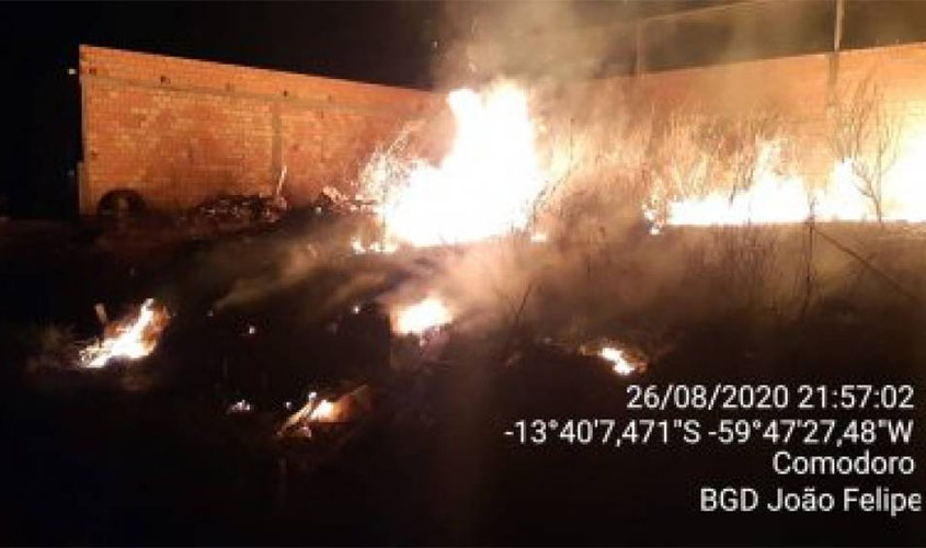 Polícia é acionada e homem acaba preso em flagrante por atear fogo em terreno