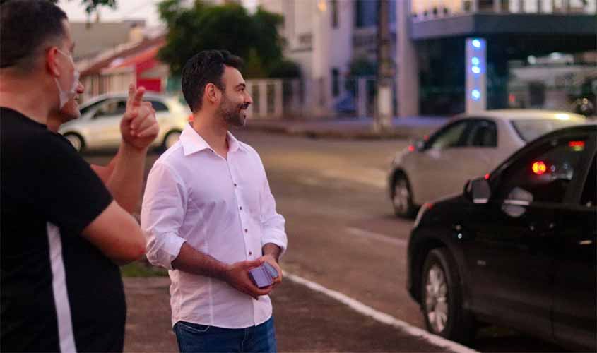 Vinicius Miguel abre espaço para inclusão e diversidade em grupo que distribuirá materiais da campanha em Porto Velho