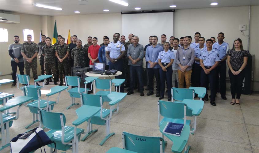 Aula inaugural no SENAI CETEM reúne 32 futuros egressos do Exército e da Aeronáutica