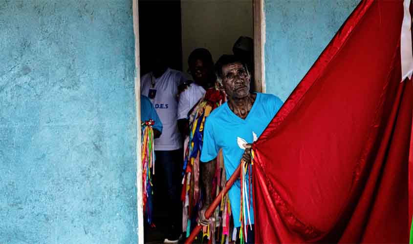 Memória e tradição: veja o catálogo digital da exposição fotográfica sobre a Festa do Divino em RO