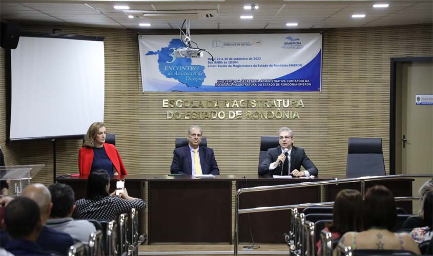 Encontro de assistentes de direção busca aperfeiçoamento de gestão contratual