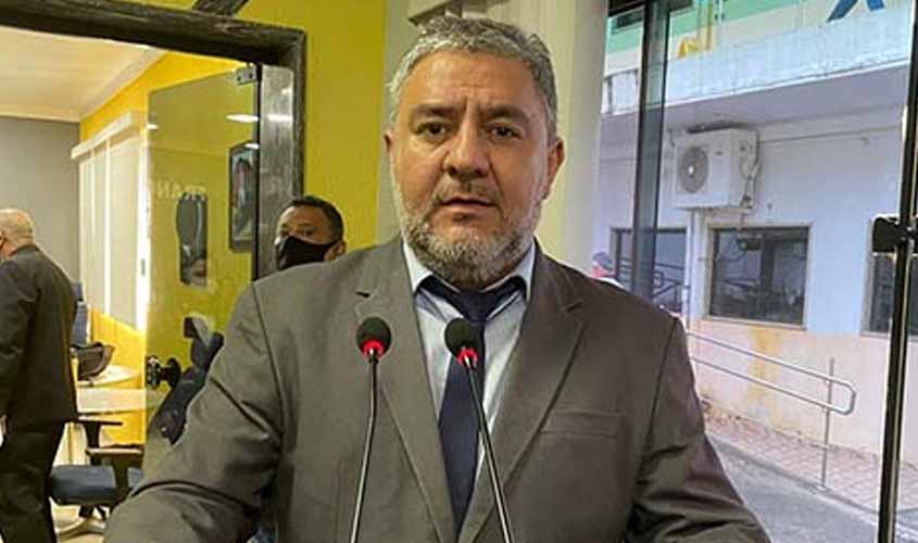 Everaldo Fogaça pede à Semob a melhoria de ruas dos bairros Três Marias e Nova Floresta