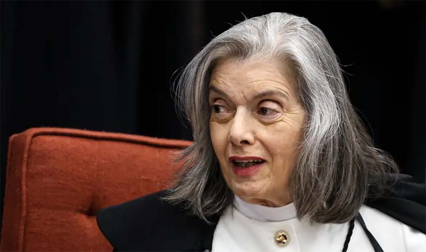 STF continuará defendendo a democracia, diz ministra