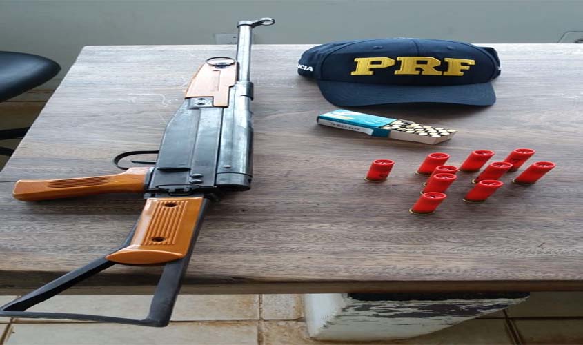 Em Porto Velho, PRF prende quatro homens com arma de fogo e munições
