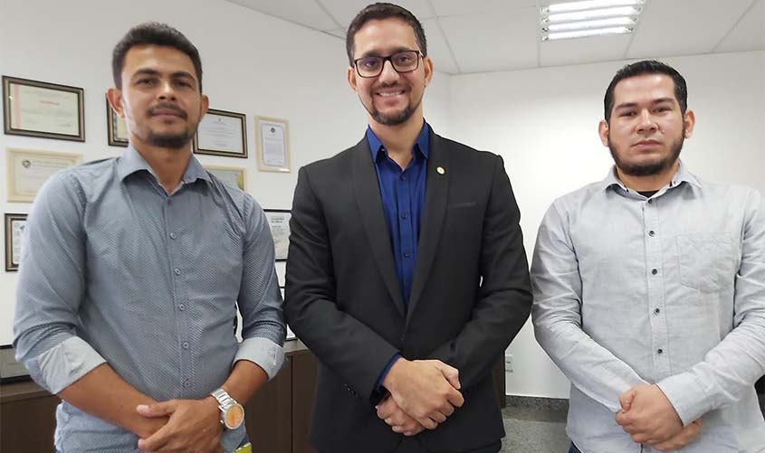Deputado Anderson Pereira recebe direção do SINDASSOE
