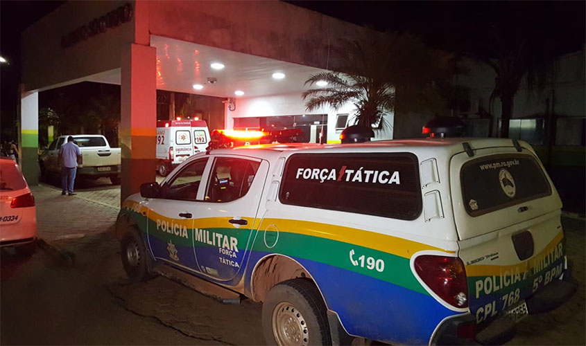 Homem é preso acusado de agredir a mãe a socos