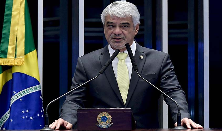 Reformas implementadas pelo governo aumentarão a pobreza e desigualdade, diz Humberto Costa