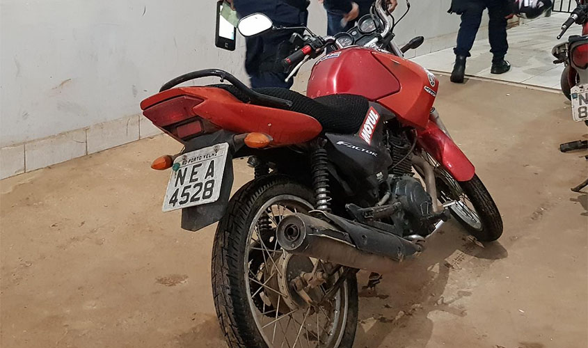 Motoboy é preso com moto irregular