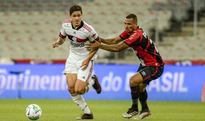 Flamengo visita o Athletico, vence e larga bem na Copa do Brasil