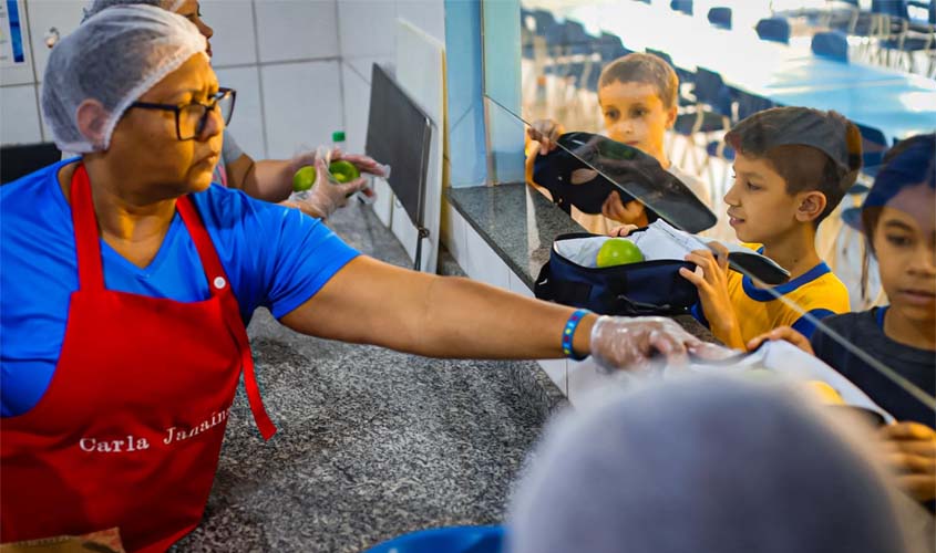 Programa Lanche Extra completa um ano nas escolas