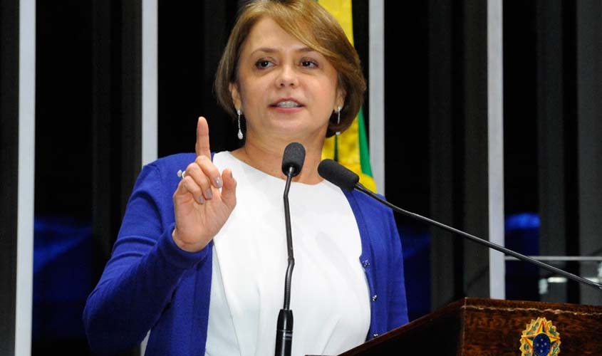Senadora comemora aprovação da PEC que transfere servidores de ex-territórios para a União