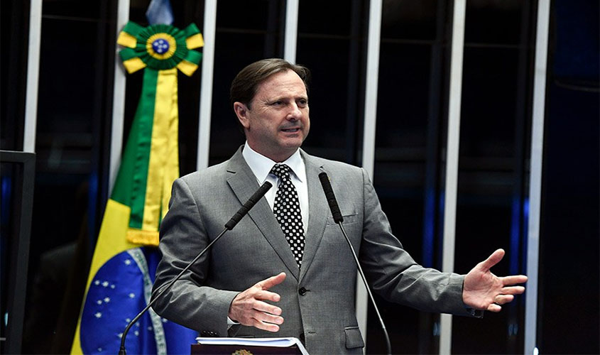 Acir Gurgacz critica falta de transporte escolar em Porto Velho  