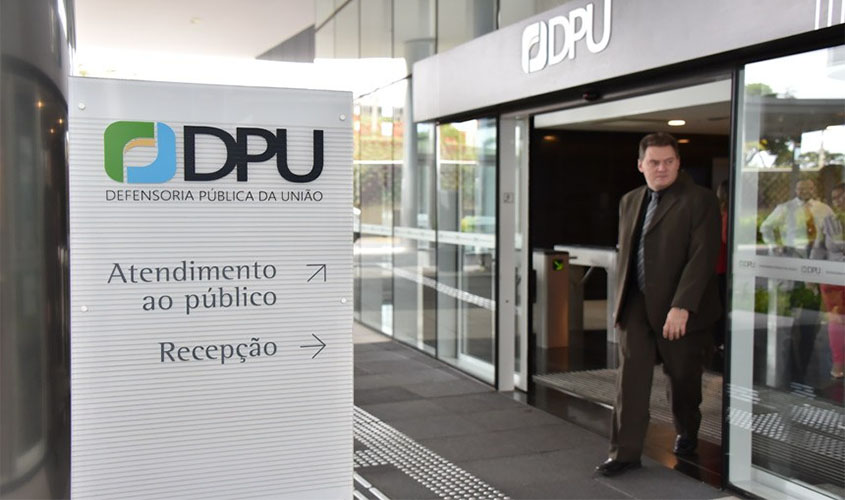 Sancionada lei que mantém servidores na Defensoria Pública da União