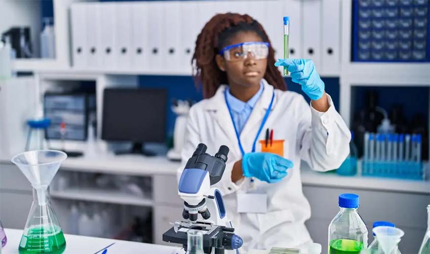 Jovens negros avançam na educação, mas não no emprego