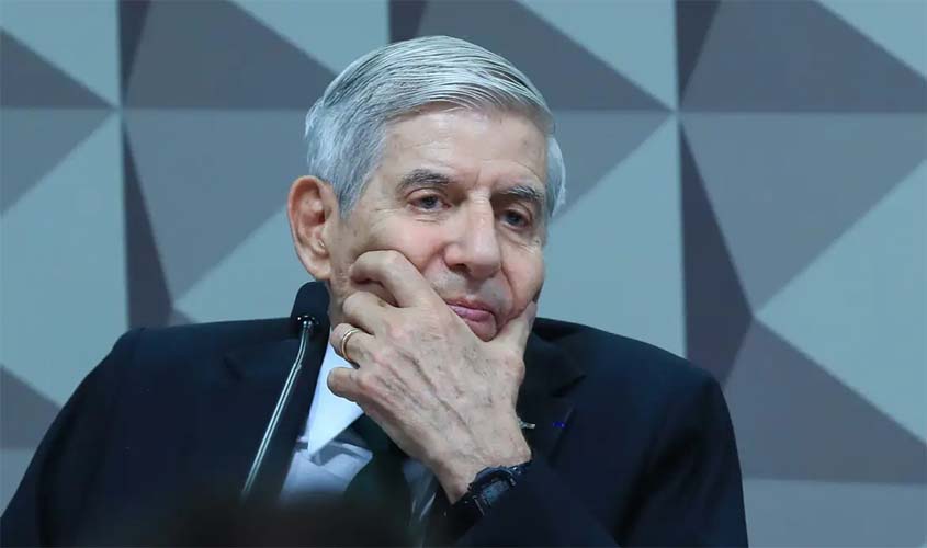 Moraes solicita histórico clínico de Augusto Heleno