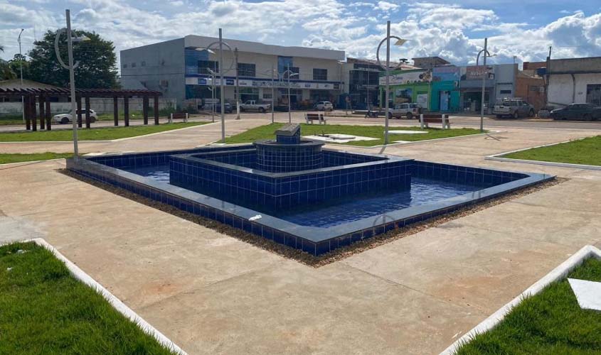 Obra de revitalização da praça da Bíblia está em conclusão no município
