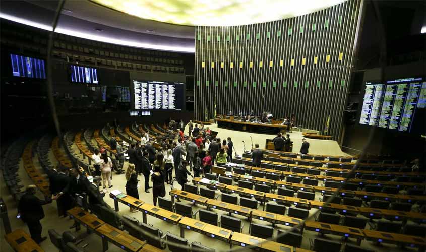 Congresso retoma atividades com maior renovação da história recente