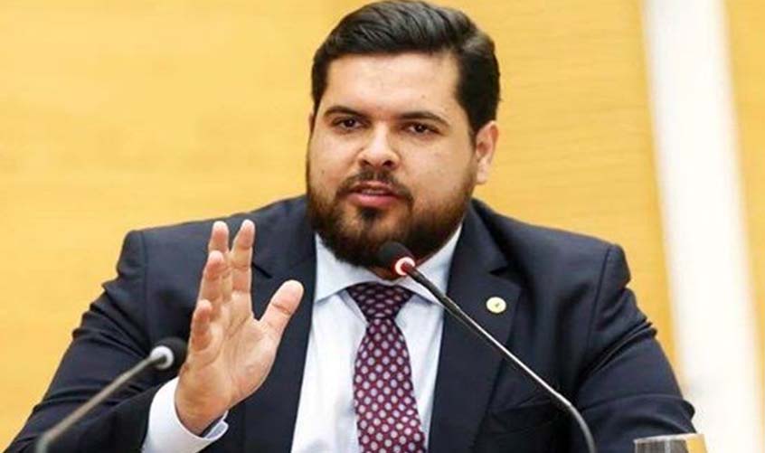 Jean Oliveira recebe reivindicação de escola de Nova Brasilândia