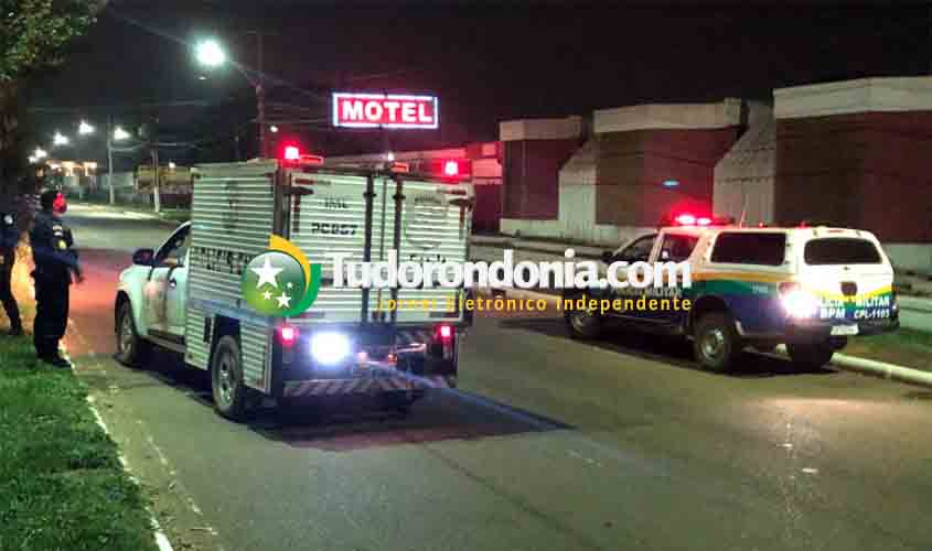 Motociclista morre ao bater contra árvore na capital