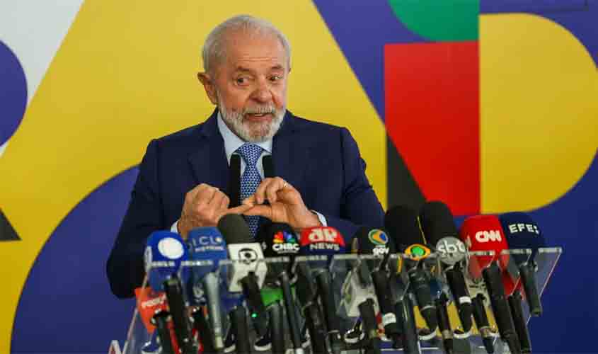 Petrobras é quem decide reajuste de combustível, afirma Lula