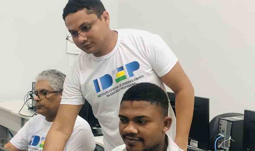 Inscrições para cursos na Escola Móvel de Informática estão abertas até dia 4, em Porto Velho