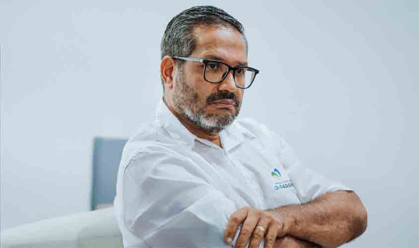 Secretário reconhece esforço de servidores para conter fogo no HM