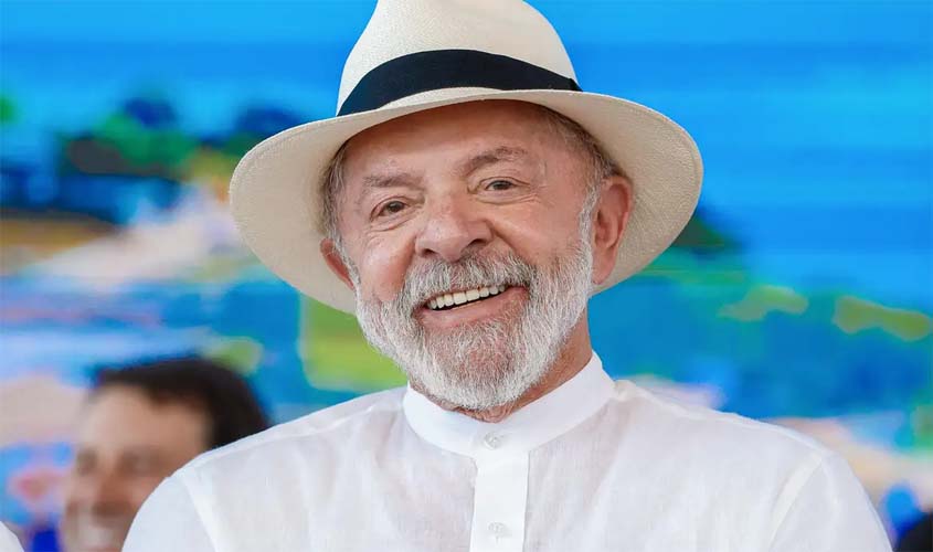 Presidente Lula passa por cirurgia de catarata e recebe alta
