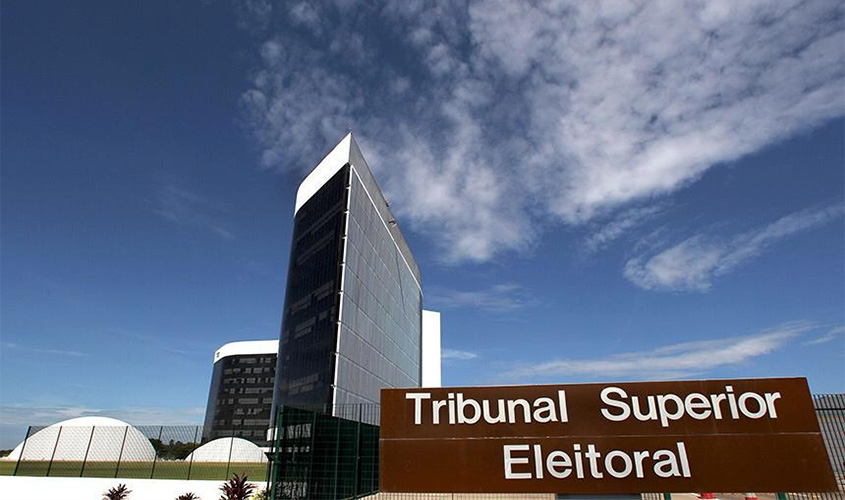 Propostas para adiar eleições ganham força entre senadores  