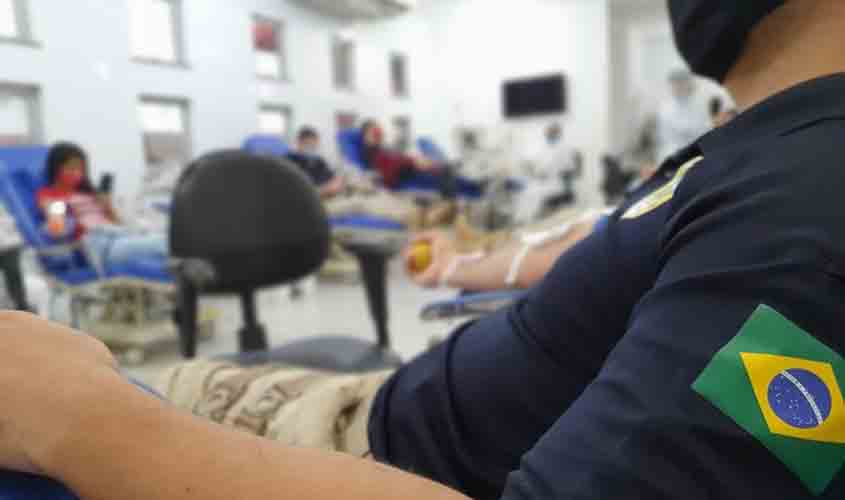 Em Porto Velho/RO, PRF participa de doação de sangue