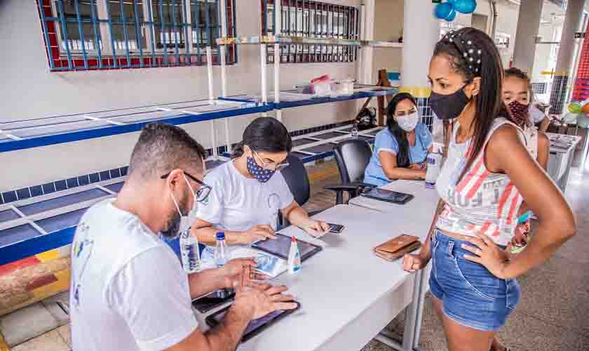 Vacinadores recebem treinamento para campanha contra Influenza