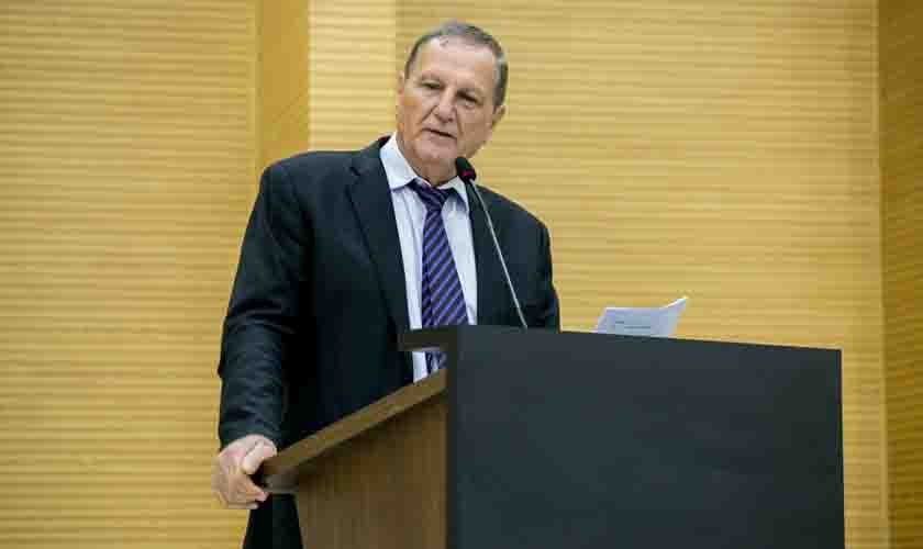 Deputado Adelino Follador destaca aprovação de PCCRs de servidores estaduais