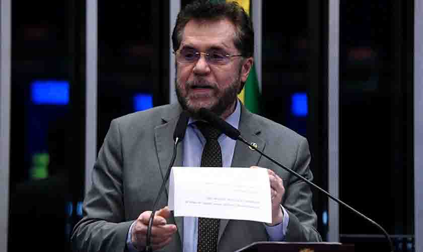 Plínio Valério critica ato de paraquedista em programa de Luciano Huck