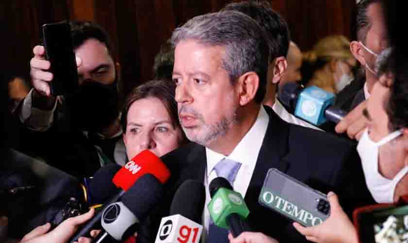 Lira defende inviolabilidade do Parlamento, mas condena uso midiátiaco das dependências da Câmara