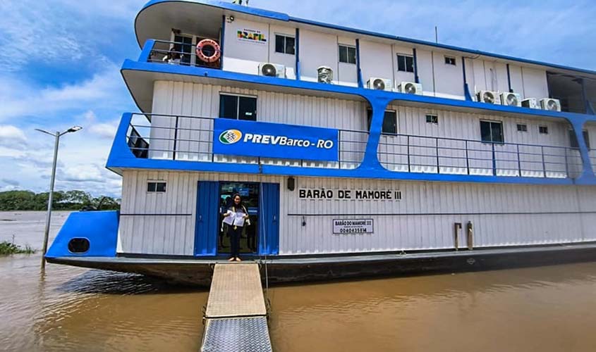 Funai entrega unidade flutuante do INSS a indígenas em RO